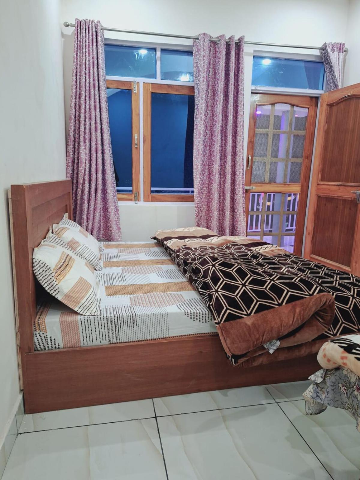 Chandarshila Hike Homestay Ukhimath Bagian luar foto