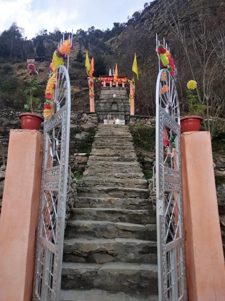 Chandarshila Hike Homestay Ukhimath Bagian luar foto